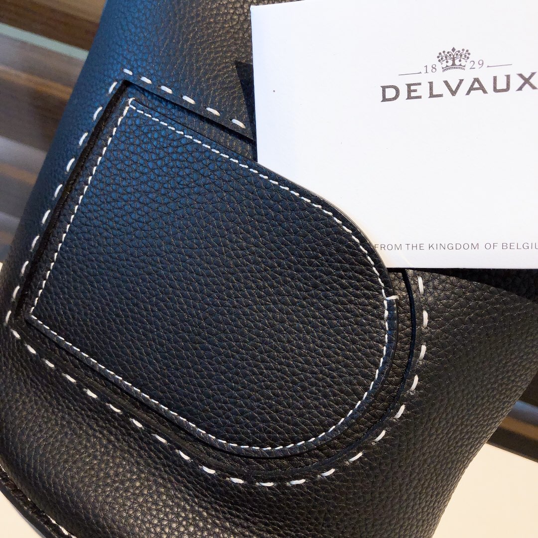 델보 팽 미니 버킷 크로스백